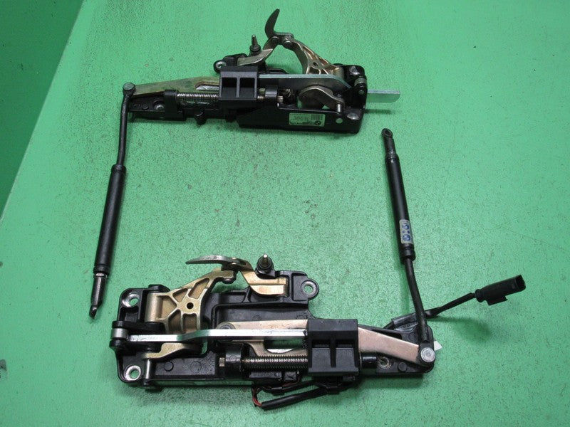 BMW 325Ci 330Ci E46 M3 CONVERTIBLE TOP FRONT LATCH LATCHES LOCK PAIR R