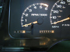 95-96 C/K TRUCK SUBURBAN INSTRUMENT GAUGE CLUSTER SPEEDO TACH 352K REB