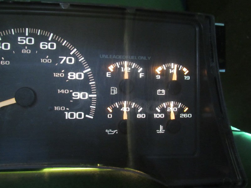 95-96 C/K TRUCK MT INSTRUMENT GAUGE CLUSTER SPEEDOMETER TACH 135k REBU