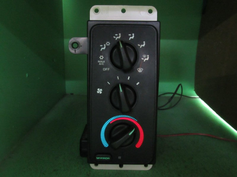 05015736AA 99-02 DODGE RAM A/C AC HEATER MANUAL CLIMATE TEMP CONTROL R