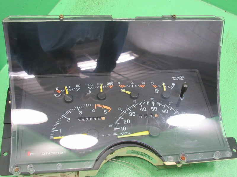 92-93 C/K TRUCK SUBURBAN INSTRUMENT GAUGE CLUSTER SPEEDO TACH 113K REB