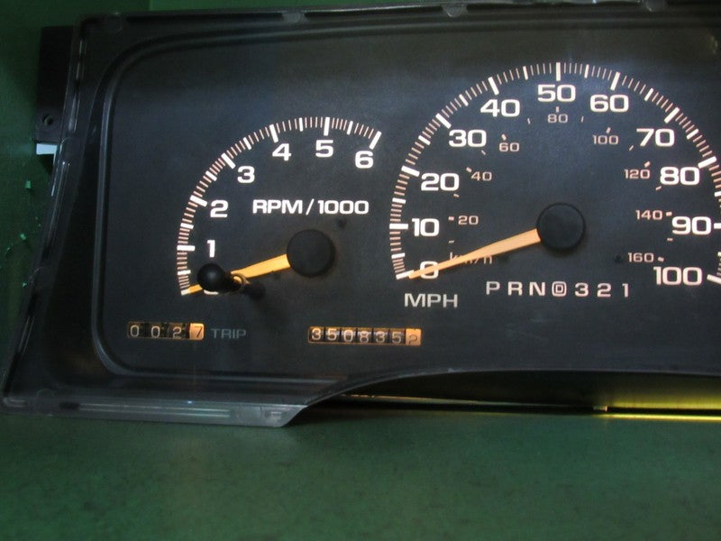 97-98 C/K TRUCK SUBURBAN INSTRUMENT GAUGE CLUSTER SPEEDO TACH 350K REB