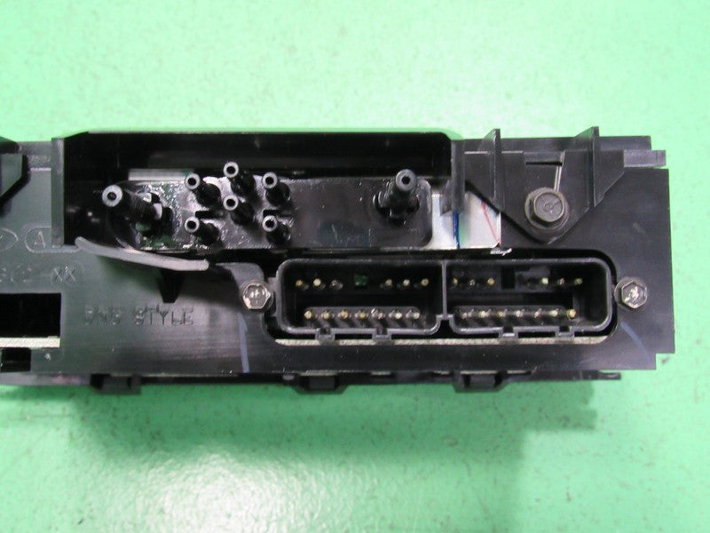 01-02 CROWN VIC EATC AUTOMATIC CLIMATE HEATER CONTROL 1W7H-19C933-AA R