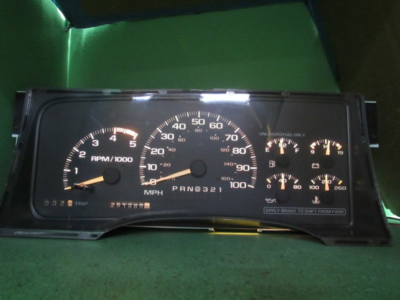 95-96 C/K TRUCK SUBURBAN INSTRUMENT GAUGE CLUSTER SPEEDO TACH 251K REB