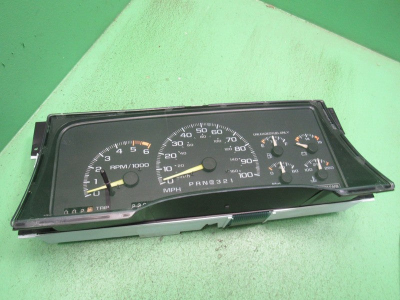 95-96 C/K TRUCK SUBURBAN INSTRUMENT GAUGE CLUSTER SPEEDO TACH 239K REB