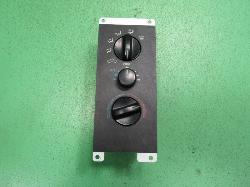 55037030 94-97 DODGE RAM A/C AC HEATER MANUAL CLIMATE TEMP CONTROL REB