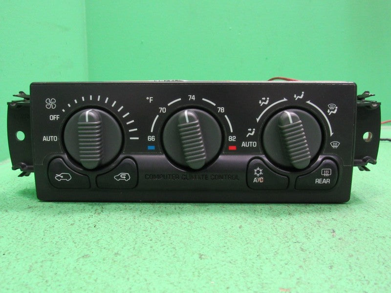 15758149 00-02 TAHOE SILVERADO YUKON A/C AUTO CLIMATE TEMP CONTROL REB