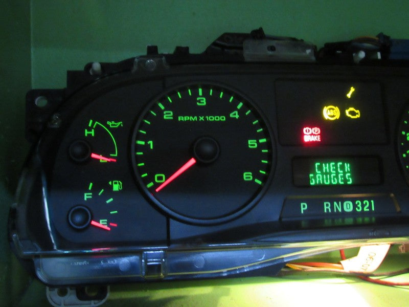 06-07 F250 F350 INSTRUMENT GAUGE CLUSTER GAUGES SPEEDO TACH MILEAGE PR