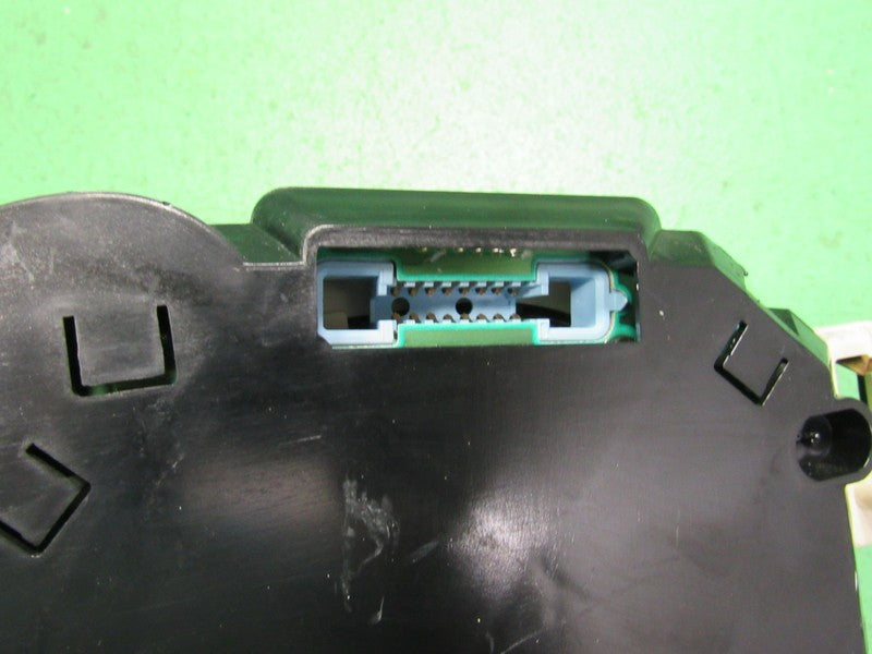 02-05 BUICK LESABRE INSTRUMENT GAUGE CLUSTER GAUGES SPEEDO TACH MILEAG