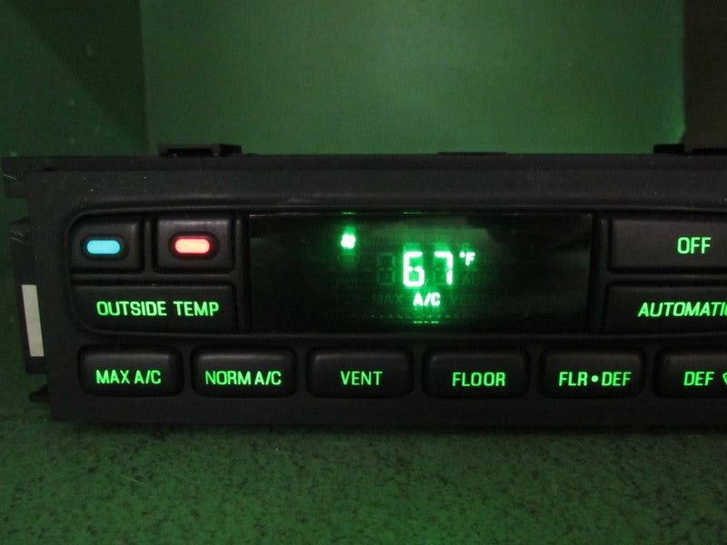 01-02 CROWN VIC EATC AUTOMATIC CLIMATE HEATER CONTROL 1W7H-19C933-AA R
