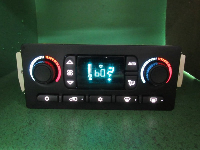 10367041 TAHOE ESCALADE SILVERADO AC DIGITAL CLIMATE TEMP CONTROL LED 