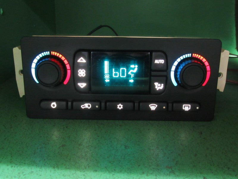 15185639 TAHOE ESCALADE SILVERADO AC DIGITAL CLIMATE TEMP CONTROL LED 