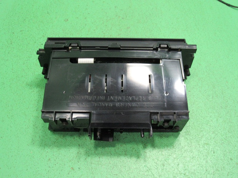01-02 CROWN VIC EATC AUTOMATIC CLIMATE HEATER CONTROL 1W7H-19C933-AA R