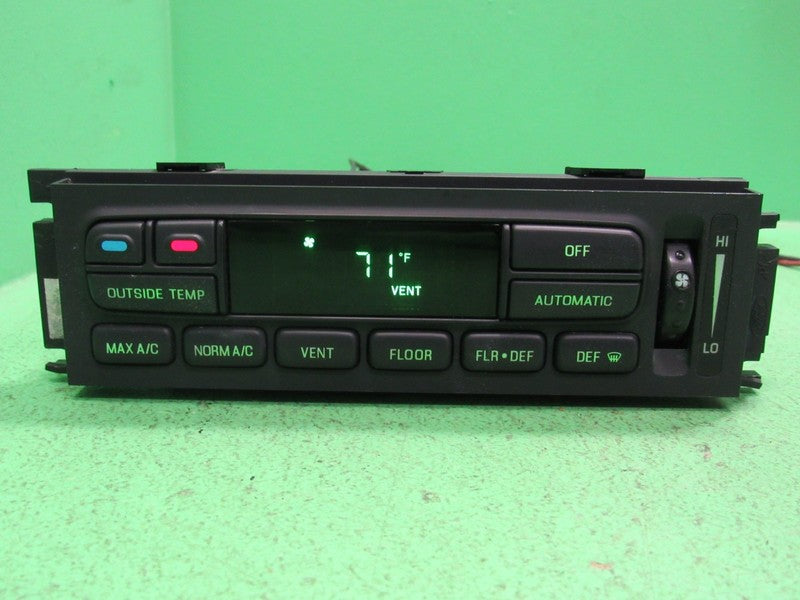01-02 CROWN VIC EATC AUTOMATIC CLIMATE HEATER CONTROL 1W7H-19C933-AA R