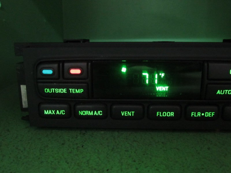 01-02 CROWN VIC EATC AUTOMATIC CLIMATE HEATER CONTROL 1W7H-19C933-AA R