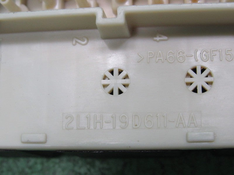 03-06 NAVIGATOR AC CLIMATE CONTROL VACUUM MODULE 2L1H-19D611-AA REBUIL