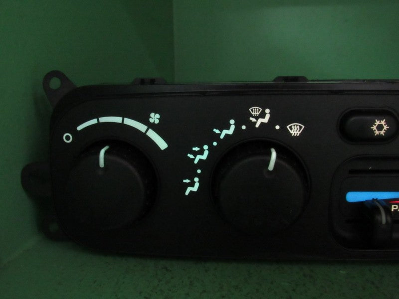 55056323AD 02-05 RAM TRUCK DUAL ZONE A/C HEATER CLIMATE TEMP CONTROL R