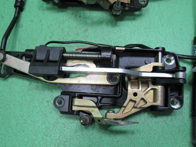 BMW 325Ci 330Ci E46 M3 CONVERTIBLE TOP FRONT LATCH LATCHES LOCK PAIR R