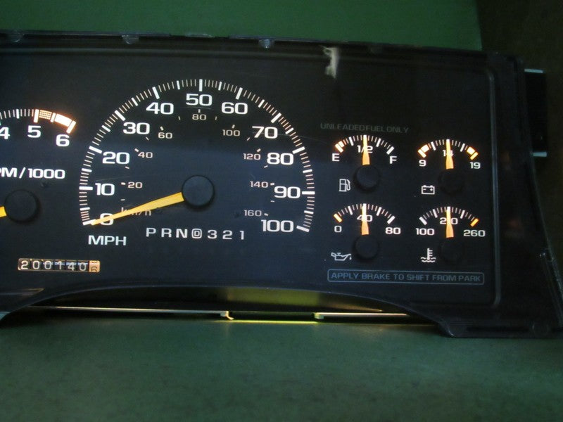 95-96 C/K TRUCK SUBURBAN INSTRUMENT GAUGE CLUSTER SPEEDO TACH 200K REB