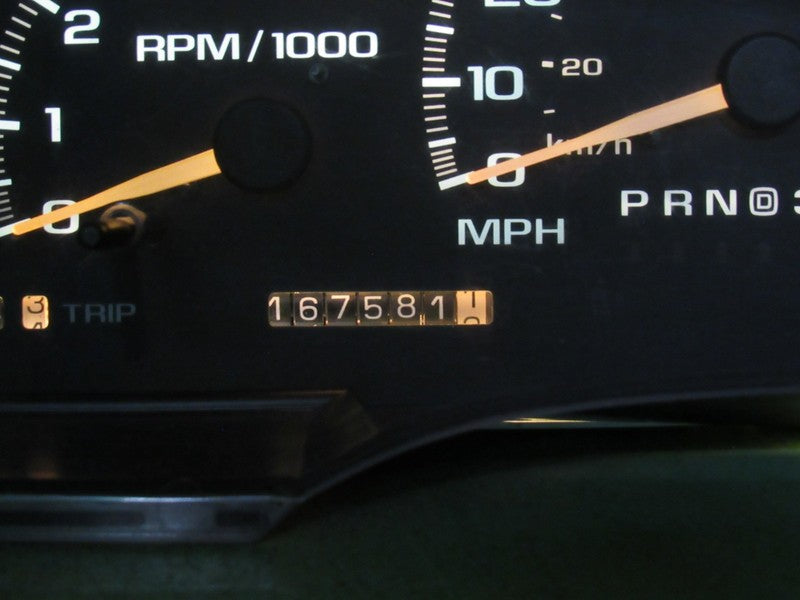 95-96 C/K TRUCK SUBURBAN INSTRUMENT GAUGE CLUSTER SPEEDO TACH 167K REB