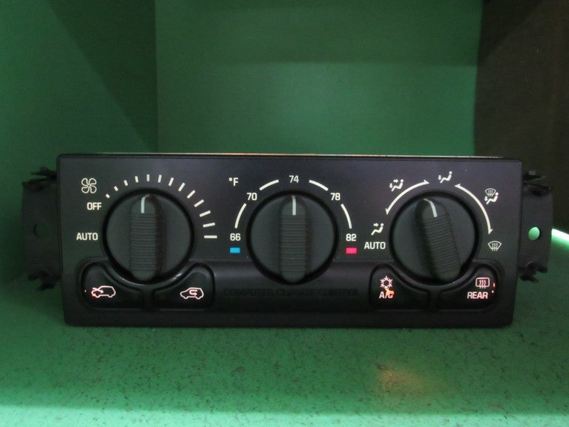15758149 00-02 TAHOE SILVERADO YUKON A/C AUTO CLIMATE TEMP CONTROL REB