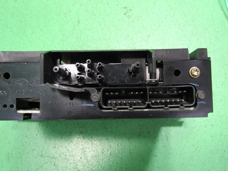 03-11 CROWN VIC EATC AUTOMATIC CLIMATE HEATER CONTROL 3W7H-19C933-AB R