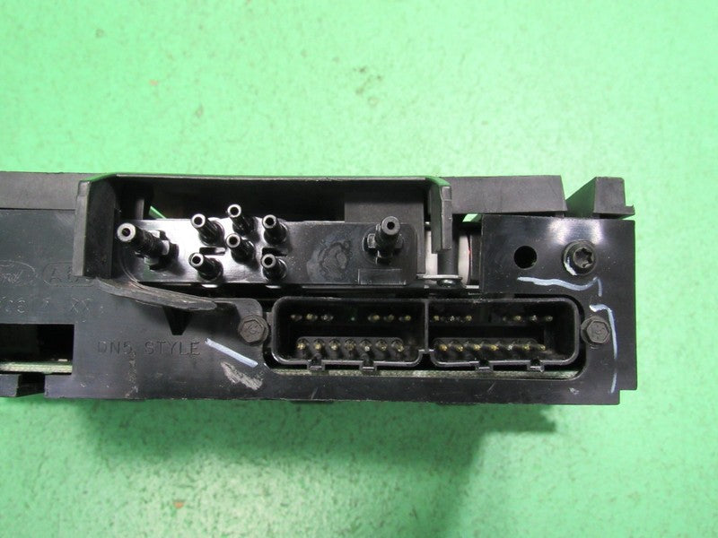 03-11 CROWN VIC EATC AUTOMATIC CLIMATE HEATER CONTROL 6W7H-19C933-AA R