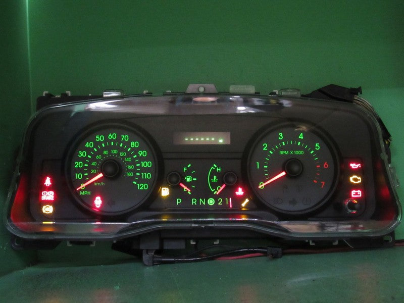 06 GRAND MARQUIS INSTRUMENT GAUGE CLUSTER GAUGES SPEEDO TACH MILEAGE P