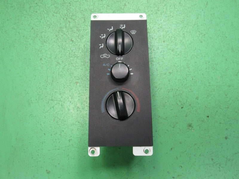 55035597 94-97 DODGE RAM A/C AC HEATER MANUAL CLIMATE TEMP CONTROL REB