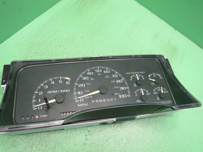 95-96 C/K TRUCK SUBURBAN INSTRUMENT GAUGE CLUSTER SPEEDO TACH 326K REB