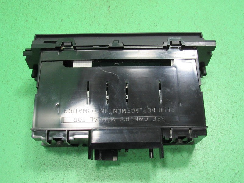 01-02 CROWN VIC EATC AUTOMATIC CLIMATE HEATER CONTROL 1W7H-19C933-AA R