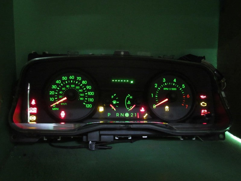 06 GRAND MARQUIS INSTRUMENT GAUGE CLUSTER GAUGES SPEEDO TACH MILEAGE P