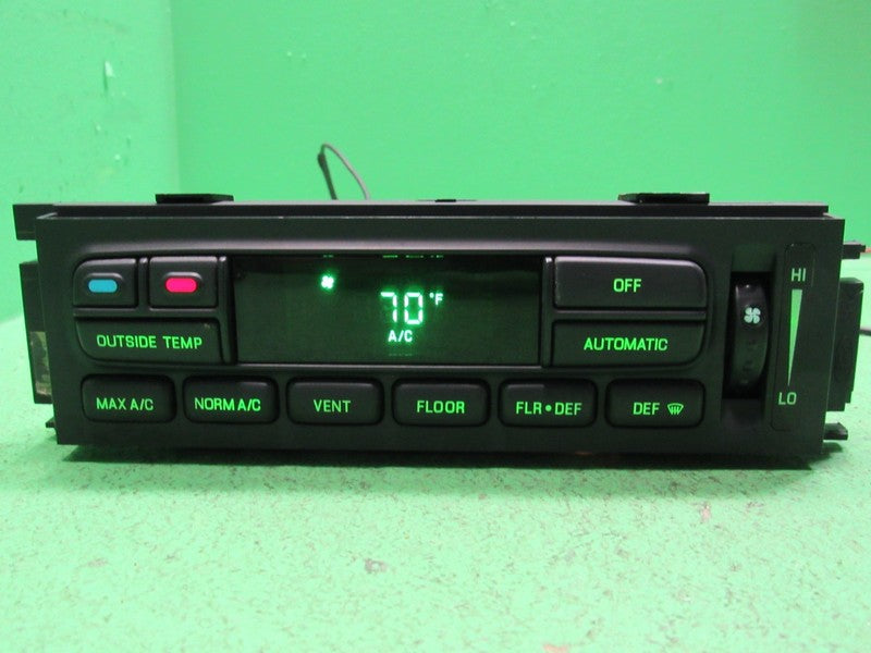 01-02 CROWN VIC EATC AUTOMATIC CLIMATE HEATER CONTROL 1W7H-19C933-AA R