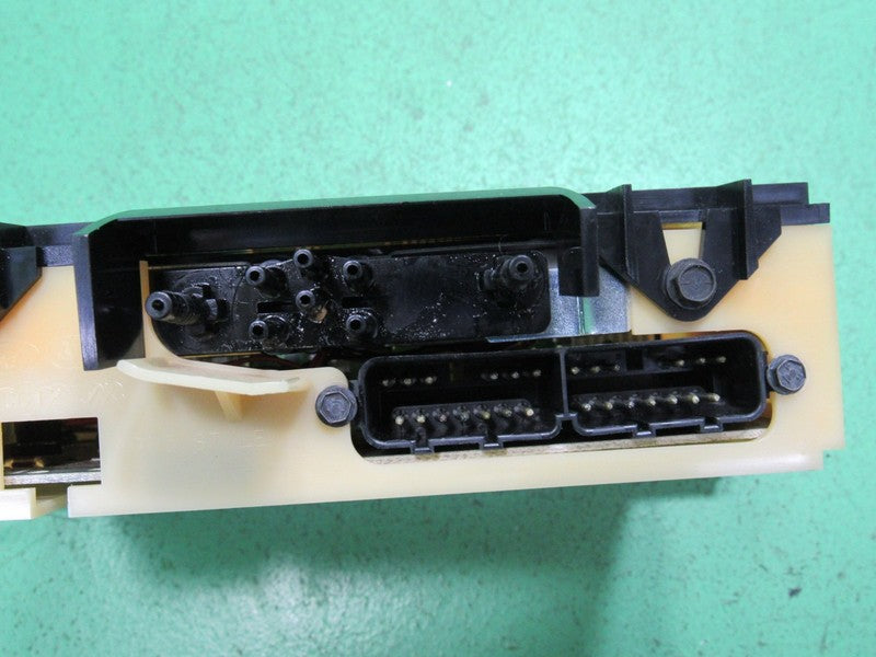 96-97 TOWN CAR EATC AUTOMATIC CLIMATE HEATER CONTROL F7VH-19C933-AA RE