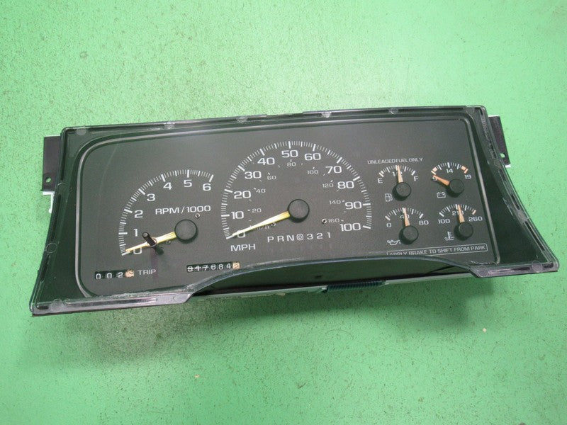97-98 C/K TRUCK SUBURBAN INSTRUMENT GAUGE CLUSTER SPEEDO TACH 317K REB