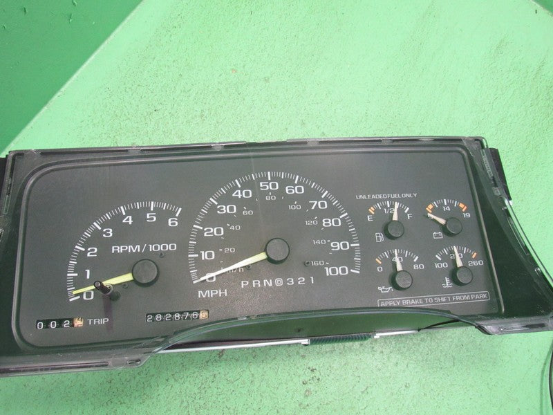 97-98 C/K TRUCK SUBURBAN INSTRUMENT GAUGE CLUSTER SPEEDO TACH 282K REB