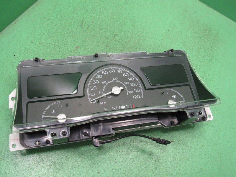 05 LINCOLN TOWNCAR DIGITAL INSTRUMENT GAUGE CLUSTER SPEEDO 236k TESTED