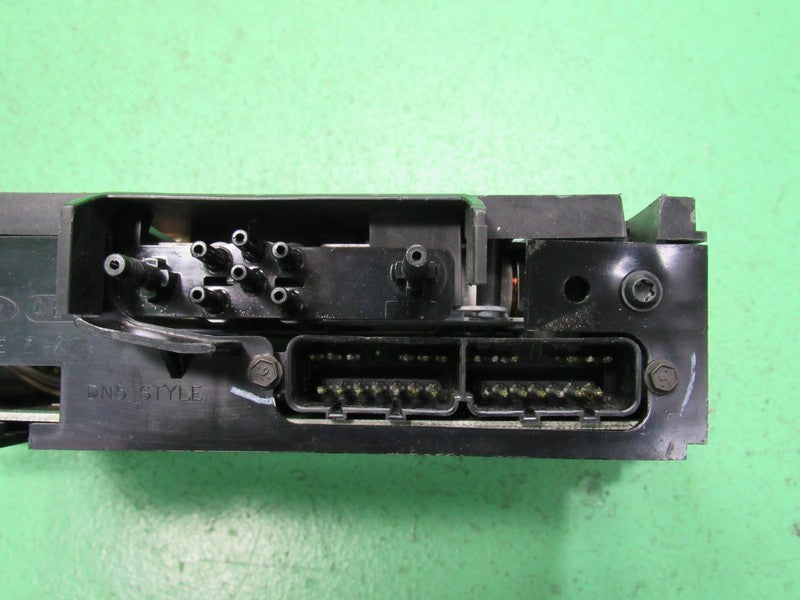 03-11 CROWN VIC EATC AUTOMATIC CLIMATE HEATER CONTROL 6W7H-19C933-AA R