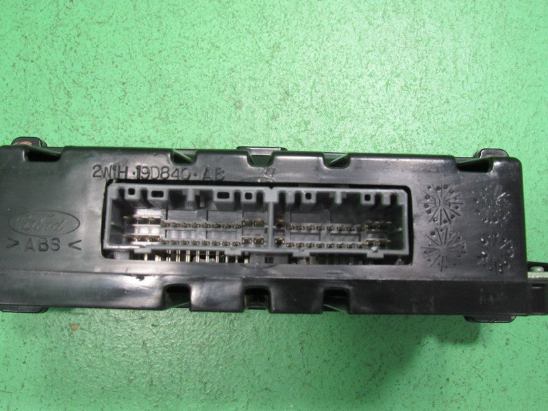 07-11 TOWN CAR EATC AUTOMATIC CLIMATE HEATER CONTROL 7W13-18C612-AA RE