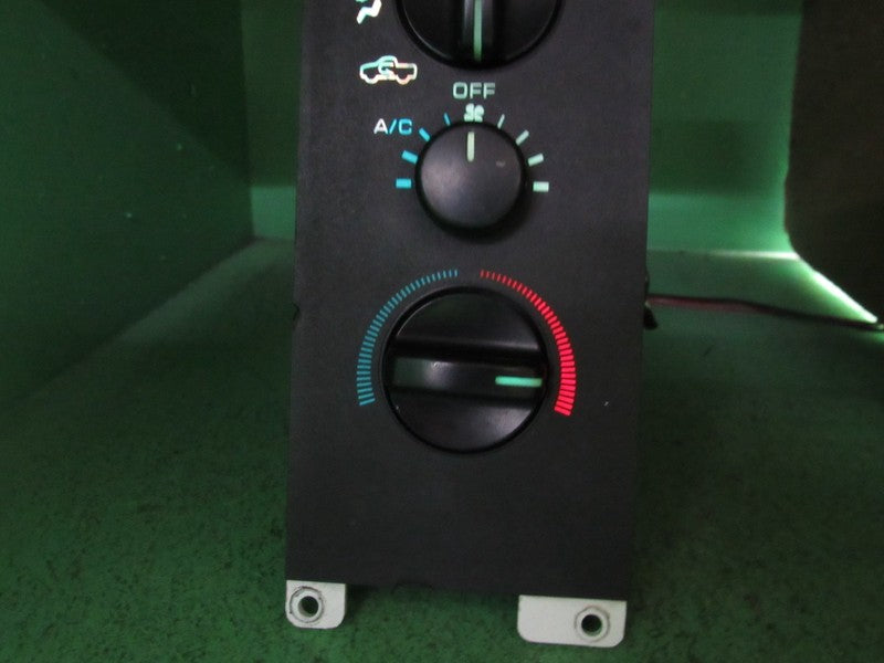 55035597 94-97 DODGE RAM A/C AC HEATER MANUAL CLIMATE TEMP CONTROL REB