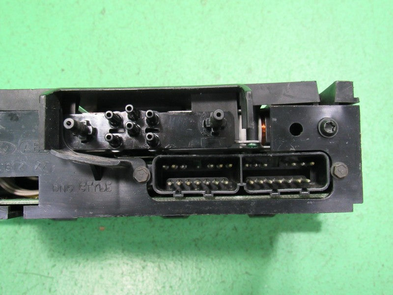 03-11 CROWN VIC EATC AUTOMATIC CLIMATE HEATER CONTROL 6W7H-19C933-AA R