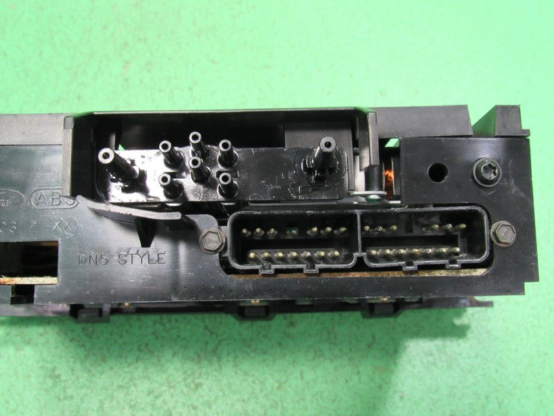 03-11 CROWN VIC EATC AUTOMATIC CLIMATE HEATER CONTROL 3W7H-19C933-AB R
