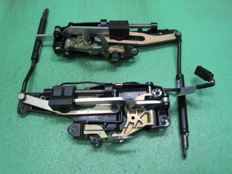 BMW 325Ci 330Ci E46 M3 CONVERTIBLE TOP FRONT LATCH LATCHES LOCK PAIR R