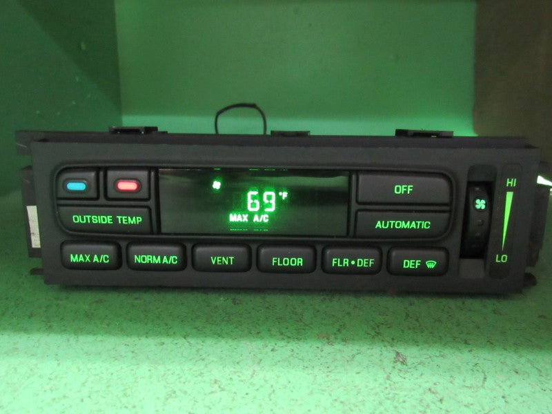 01-02 CROWN VIC EATC AUTOMATIC CLIMATE HEATER CONTROL 1W7H-19C933-AA R