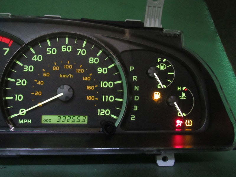 06 SEQUOIA 4X4 INSTRUMENT GAUGE CLUSTER SPEEDO TACH 332K 83800-0C411 T