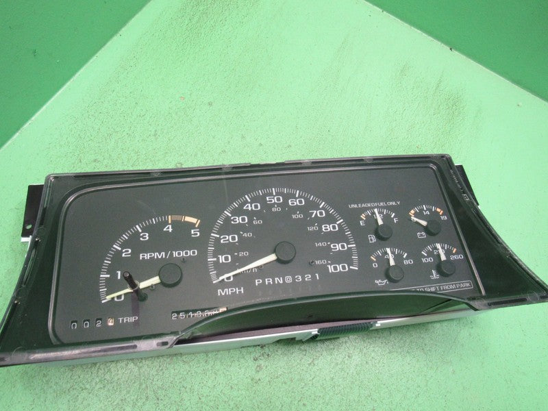 95-96 C/K TRUCK SUBURBAN INSTRUMENT GAUGE CLUSTER SPEEDO TACH 251K REB
