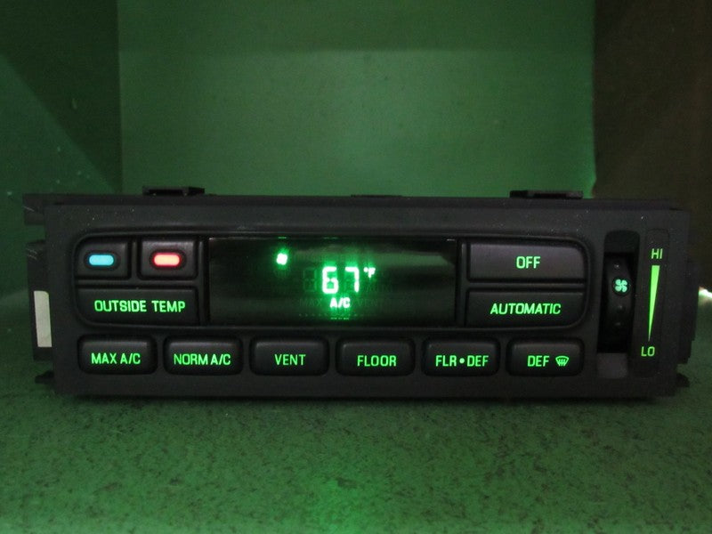 01-02 CROWN VIC EATC AUTOMATIC CLIMATE HEATER CONTROL 1W7H-19C933-AA R