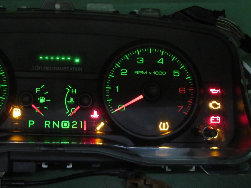 08 CROWN VICTORIA P71 INSTRUMENT GAUGE CLUSTER SPEEDO TACH MILEAGE PRO