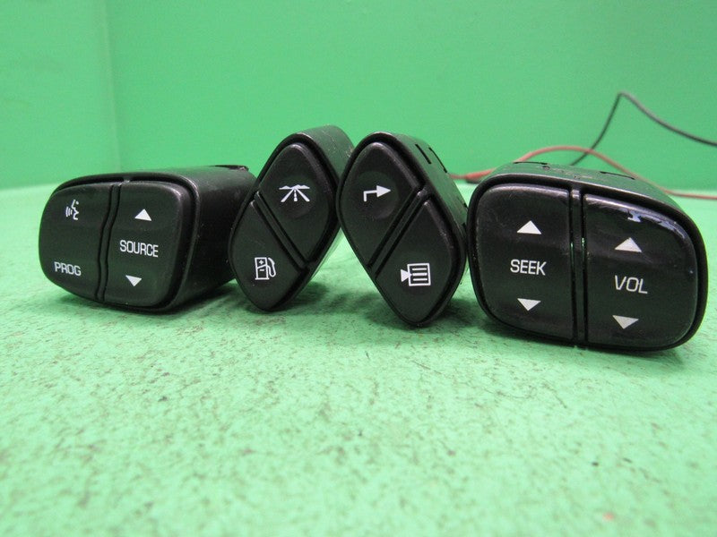 03-07 HUMMER H2 STEERING WHEEL CONTROL BUTTONS CONTROLS WHITE LED 0504