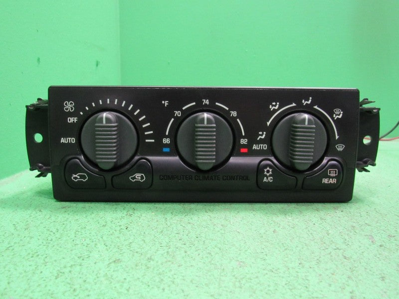 15758149 00-02 TAHOE SILVERADO YUKON A/C AUTO CLIMATE TEMP CONTROL REB